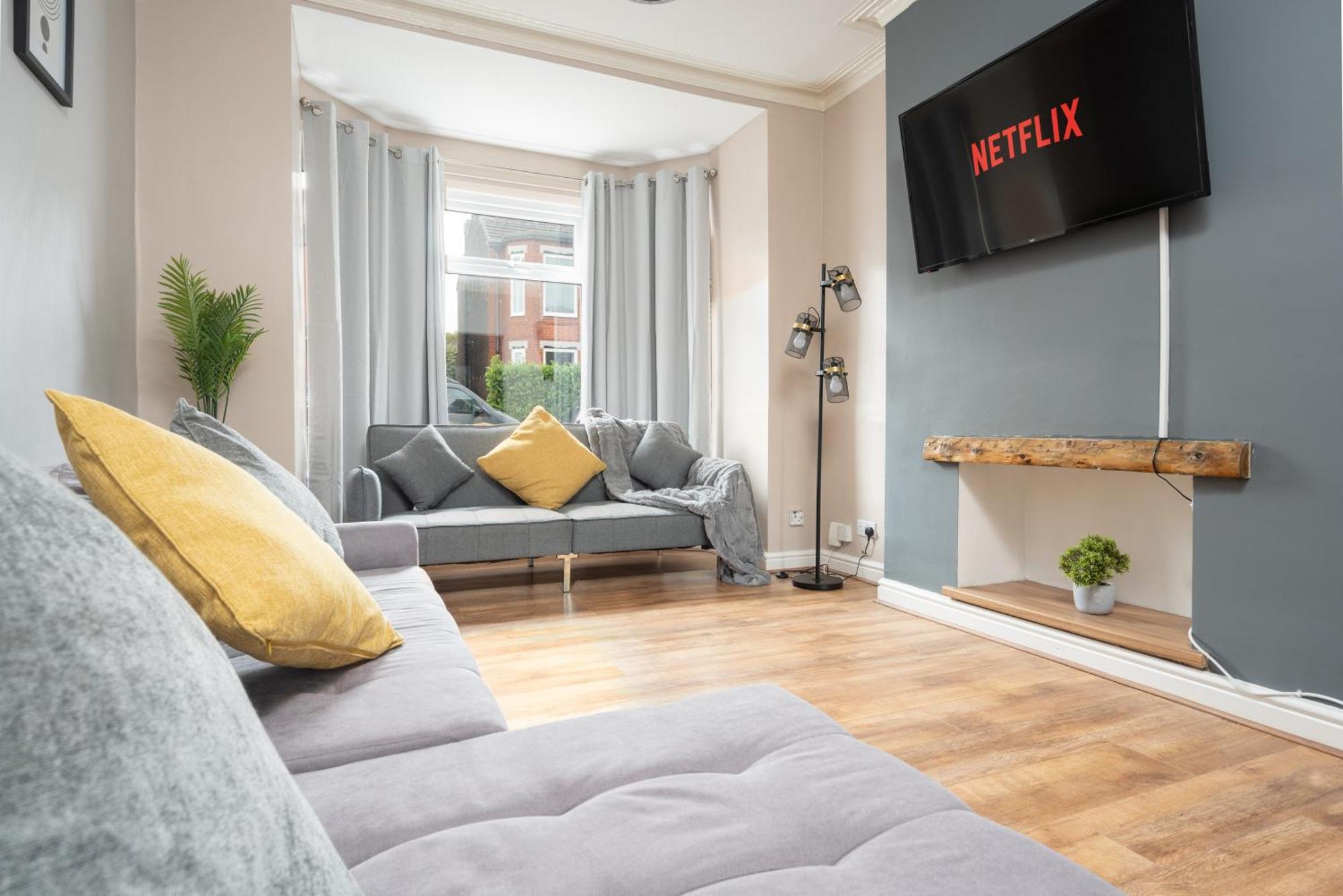 Modern & Spacious - Pool Table - Free Parking - Sleeps 10 Manchester Exterior photo